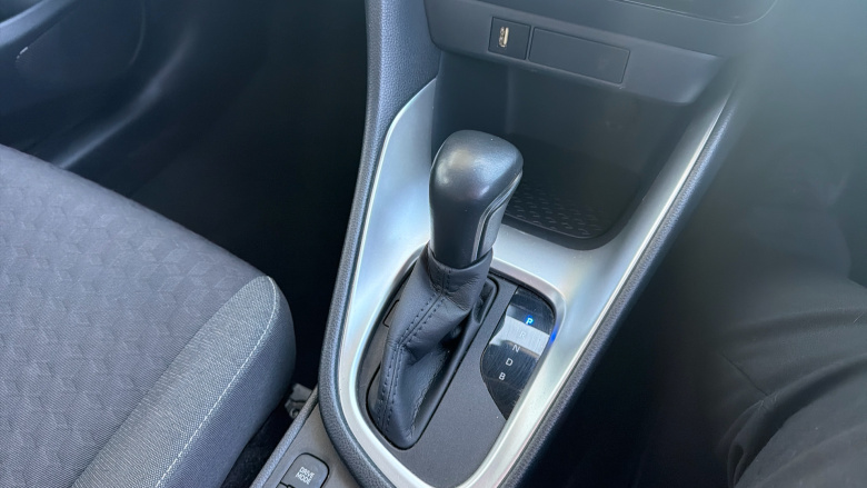 Toyota Yaris 1.5 Hybrid Design 5dr CVT Hybrid Hatchback